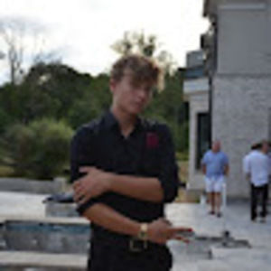 Meet your Posher, Brady